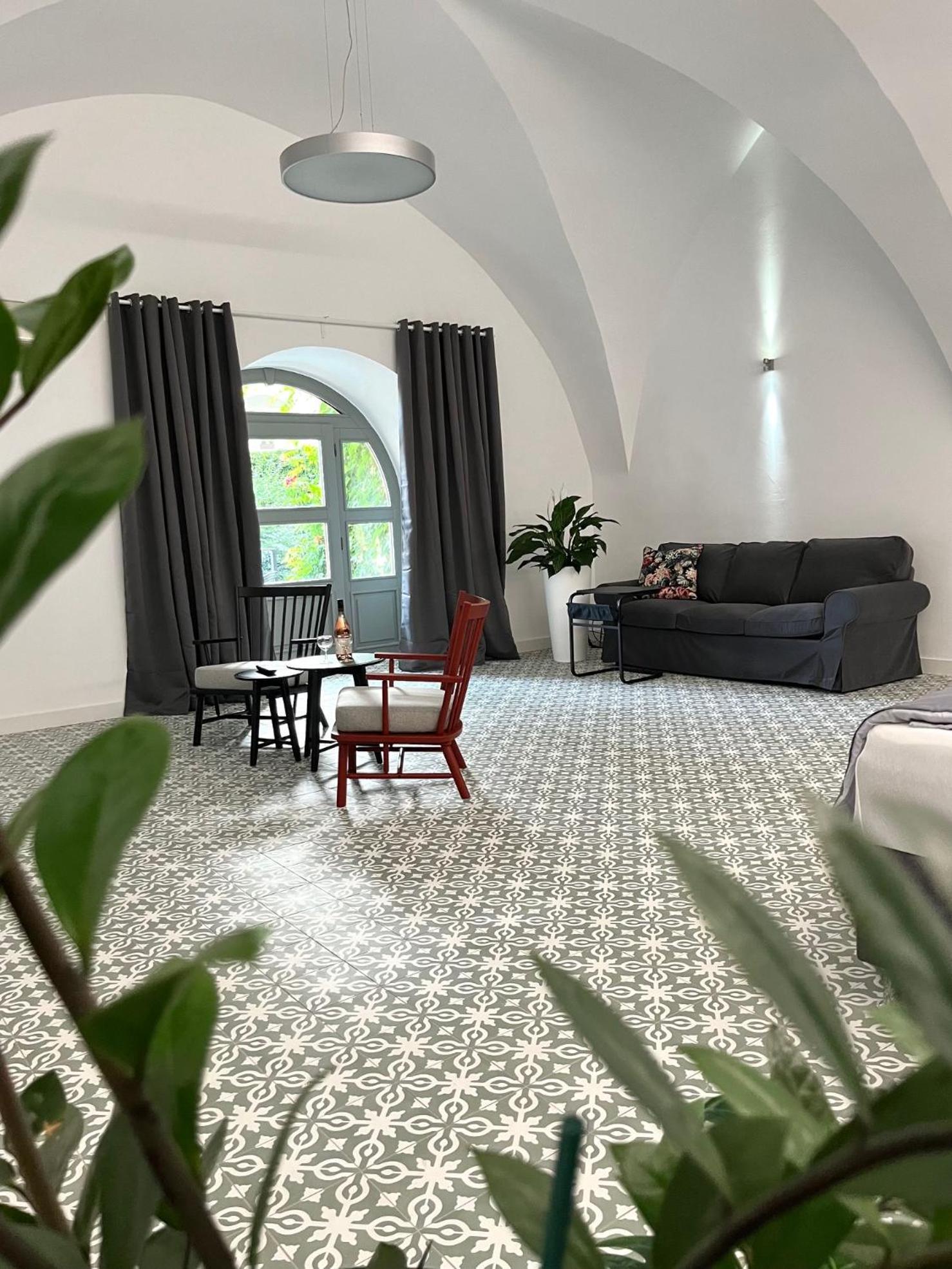 Palac Daun - Studio Apartments Znojmo Exteriör bild