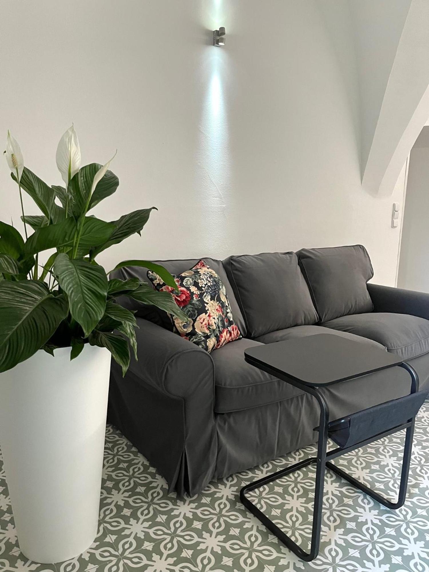 Palac Daun - Studio Apartments Znojmo Exteriör bild