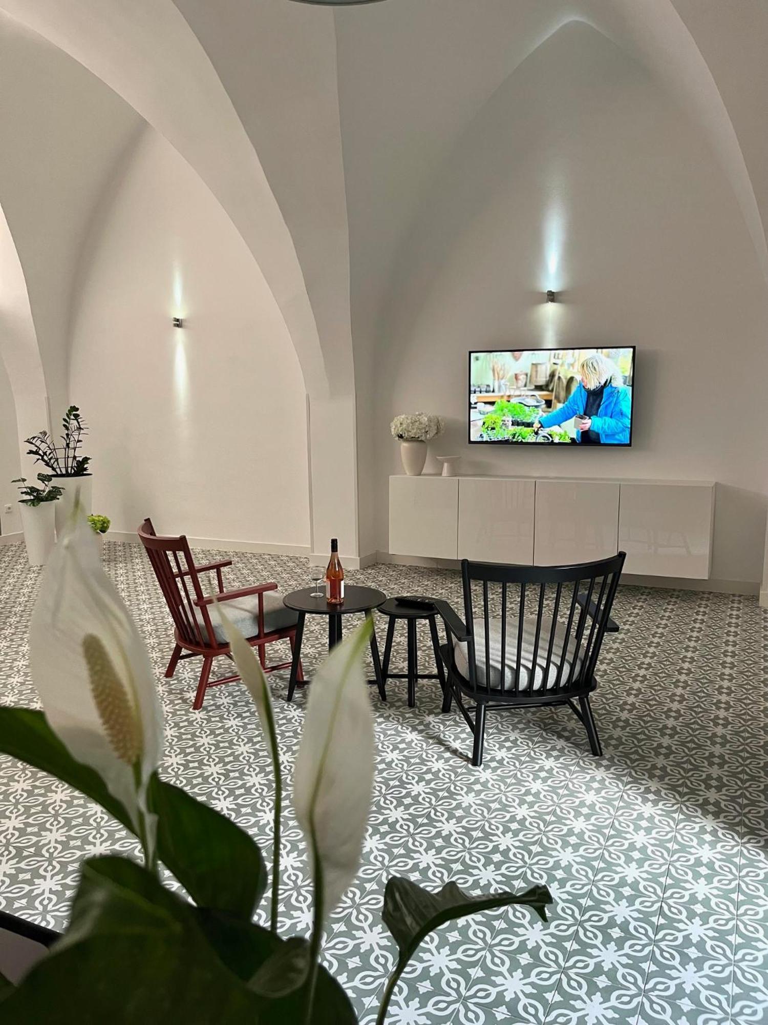 Palac Daun - Studio Apartments Znojmo Exteriör bild
