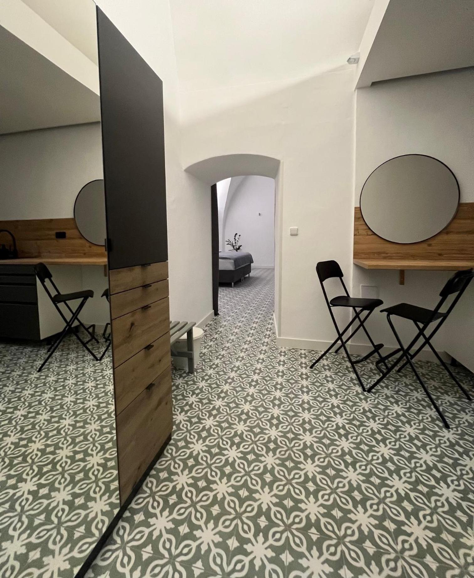 Palac Daun - Studio Apartments Znojmo Exteriör bild