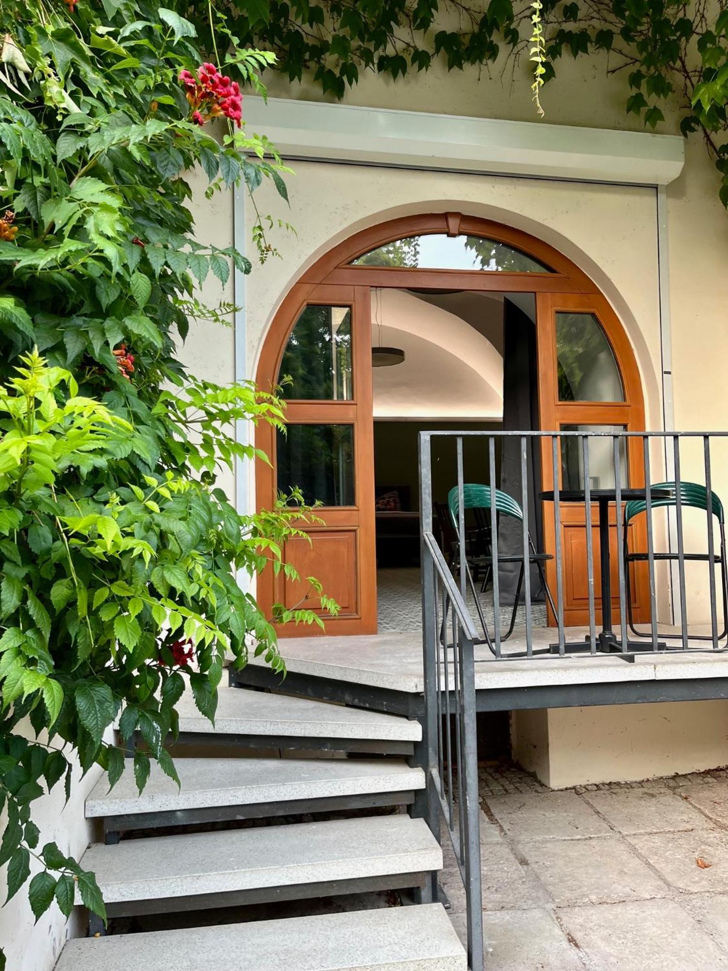 Palac Daun - Studio Apartments Znojmo Exteriör bild